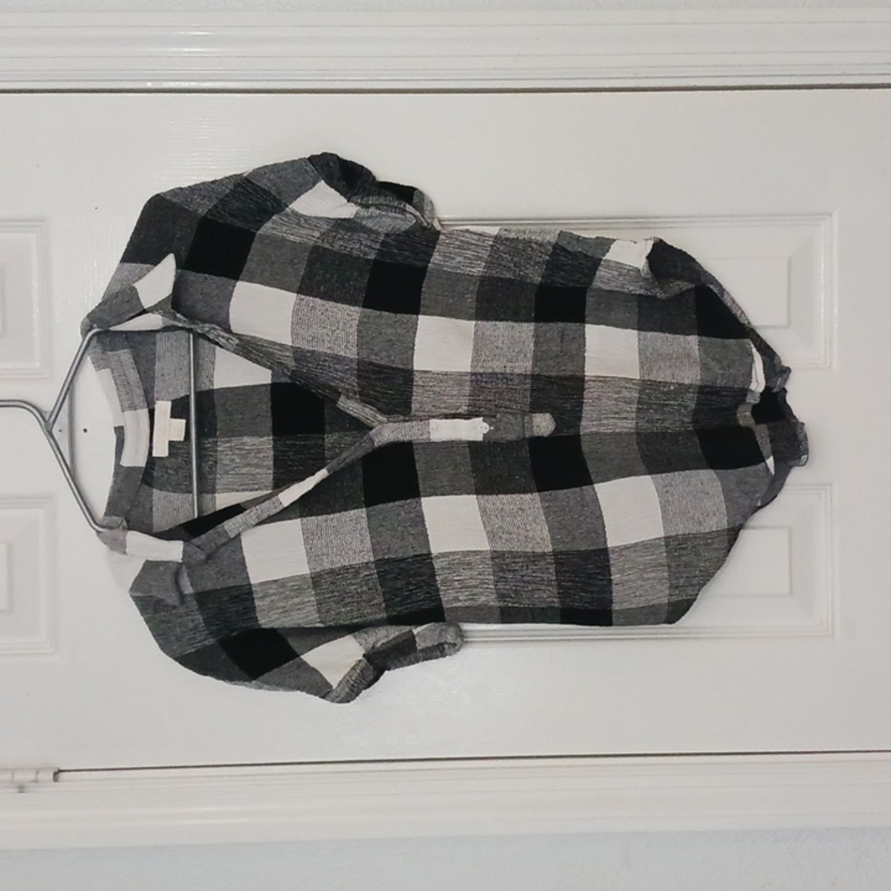 Finn & Grace V-Neck Checkered Strechable Blouse